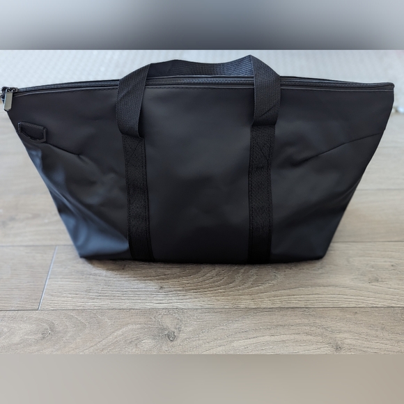 Handbags - Black Tote Bag
